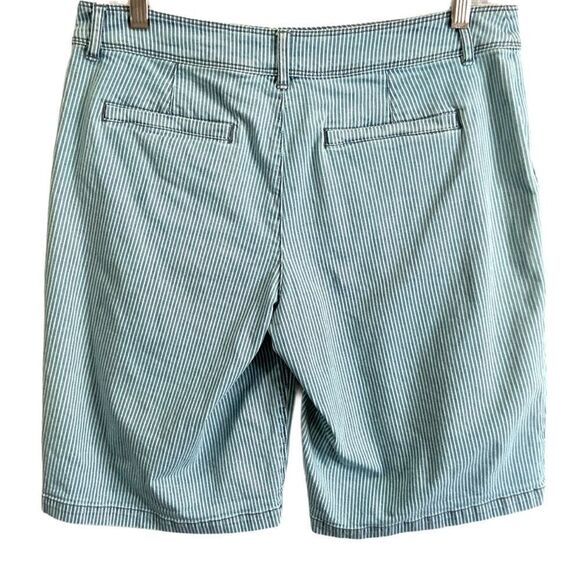 TOMMY BAHAMA Denim Striped Long Line 4 Pocket Shorts Sz 4 - Picture 3 of 9